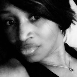 Meet your Posher, Iris